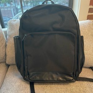 Beis The Backpack in black